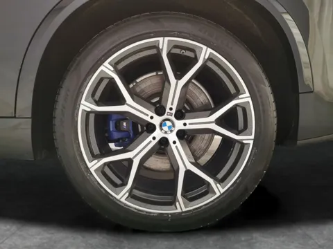 Thumbnail image for the BMW X5 3.0 45e 24kWh M Sport   Plug-in  xDrive