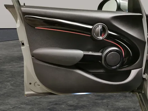 Thumbnail image for the Mini Hatch 2.0 Cooper S Classic   Steptronic