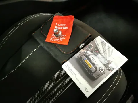 Thumbnail image for the Mini Hatch 2.0 Cooper S Classic   Steptronic