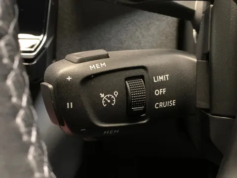 Thumbnail image for the Ds Automobiles Ds 7 Crossback 1.5 BlueHDi Prestige Crossback  EAT8