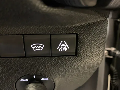 Thumbnail image for the Ds Automobiles Ds 7 Crossback 1.5 BlueHDi Prestige Crossback  EAT8