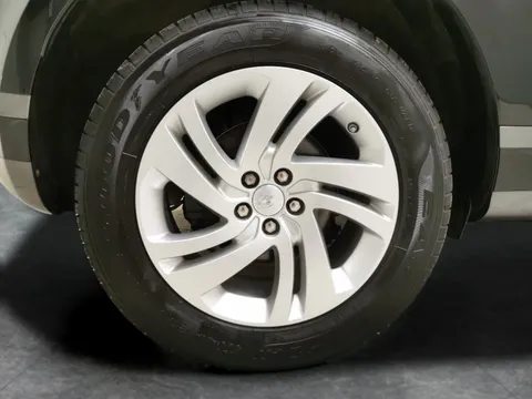 Thumbnail image for the Land Rover Range Rover Evoque 2.0 D180 MHEV R-Dynamic S   4WD