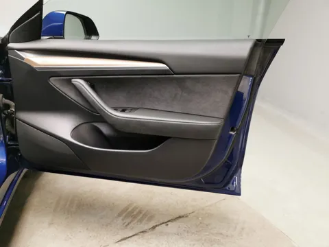Thumbnail image for the Tesla Model 3 (Dual Motor) Long Range   4WDE