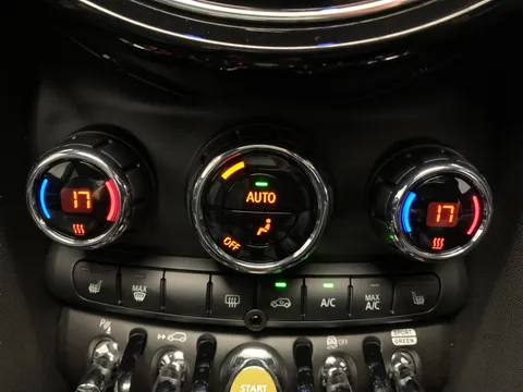 Thumbnail image for the Mini Electric Hatch Cooper SE 32.6kWh Level 3