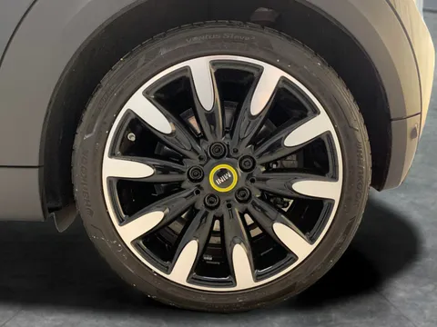 Thumbnail image for the Mini Electric Hatch Cooper SE 32.6kWh Level 3