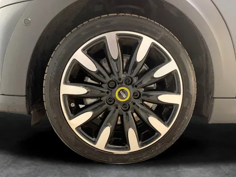 Thumbnail image for the Mini Electric Hatch Cooper SE 32.6kWh Level 3