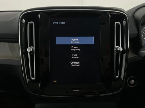 Thumbnail image for the Volvo XC40 1.5h T5 Twin Engine Recharge 10.7kWh Inscription Pro   Plug-in