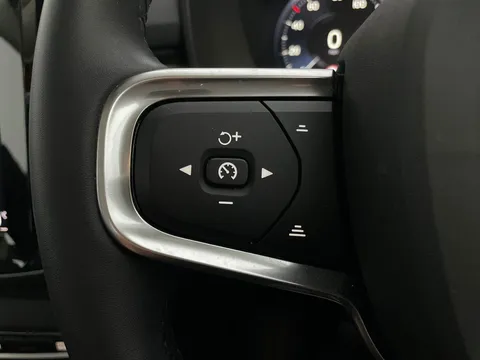 Thumbnail image for the Volvo XC40 1.5h T5 Twin Engine Recharge 10.7kWh Inscription Pro   Plug-in
