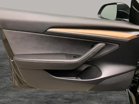 Thumbnail image for the Tesla Model 3 (Dual Motor) Long Range   4WDE