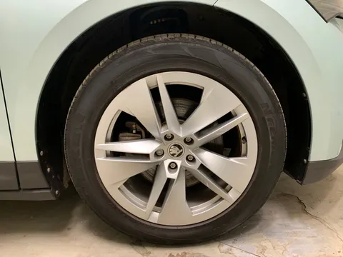 Thumbnail image for the Škoda Enyaq 62kWh 60   (DC120kW)