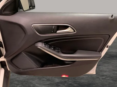 Thumbnail image for the Mercedes-Benz Gla 1.6 GLA180 Urban Edition