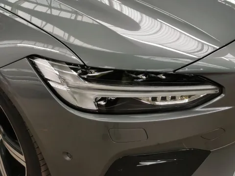 Thumbnail image for the Volvo S90 2.0 D4 R-Design Pro