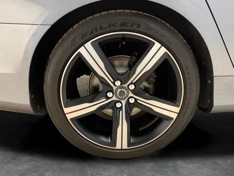 Thumbnail image for the Volvo S90 2.0 D4 R-Design Pro