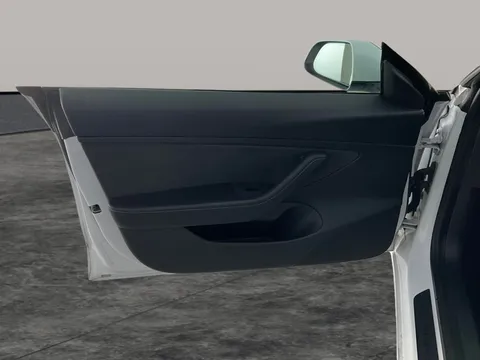 Thumbnail image for the Tesla Model 3 Standard Range Plus   RWD