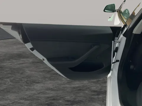 Thumbnail image for the Tesla Model 3 Standard Range Plus   RWD