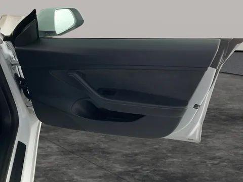 Thumbnail image for the Tesla Model 3 Standard Range Plus   RWD