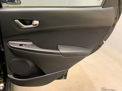 Thumbnail image for the Hyundai Kona 1.0 T-GDi MHEV SE Connect