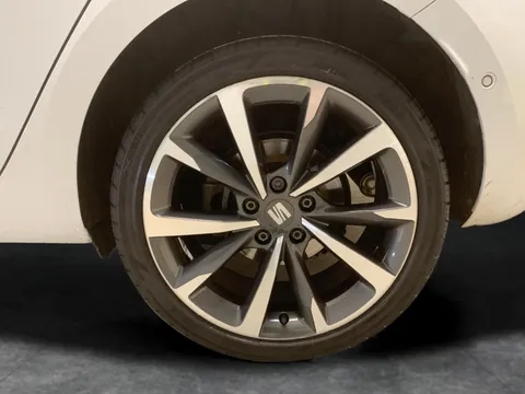 Thumbnail image for the SEAT Leon 1.4 eHybrid 12.8kWh FR Sport   Plug-in  DSG