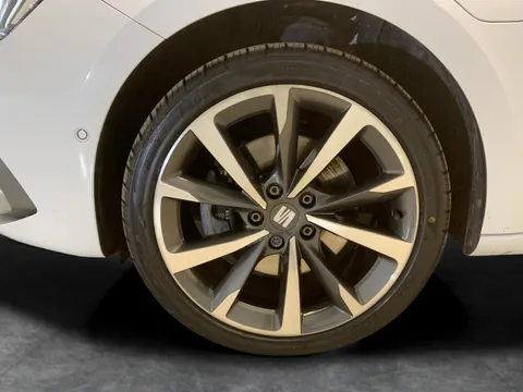 Thumbnail image for the SEAT Leon 1.4 eHybrid 12.8kWh FR Sport   Plug-in  DSG