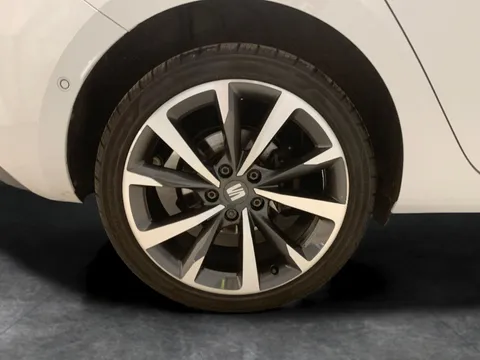 Thumbnail image for the SEAT Leon 1.4 eHybrid 12.8kWh FR Sport   Plug-in  DSG