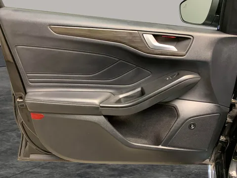 Thumbnail image for the Ford Focus 1.0T EcoBoost Vignale