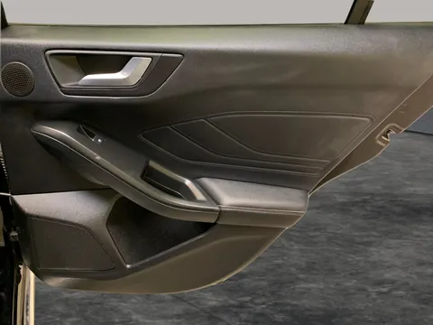 Thumbnail image for the Ford Focus 1.0T EcoBoost Vignale