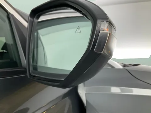Thumbnail image for the Hyundai Tucson 1.6 h T-GDi 13.8kWh Premium   Plug-in  4WD