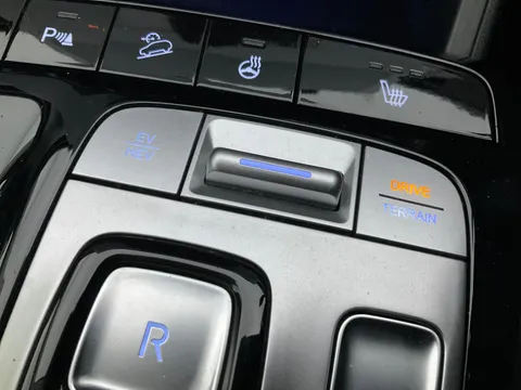 Thumbnail image for the Hyundai Tucson 1.6 h T-GDi 13.8kWh Premium   Plug-in  4WD