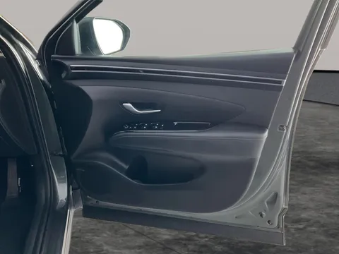 Thumbnail image for the Hyundai Tucson 1.6 h T-GDi 13.8kWh Premium   Plug-in  4WD