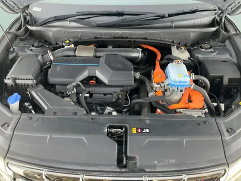 Thumbnail image for the Hyundai Tucson 1.6 h T-GDi 13.8kWh Premium   Plug-in  4WD