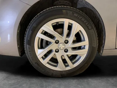 Thumbnail image for the Peugeot 208 1.5 BlueHDi Active Premium