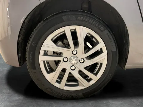 Thumbnail image for the Peugeot 208 1.5 BlueHDi Active Premium