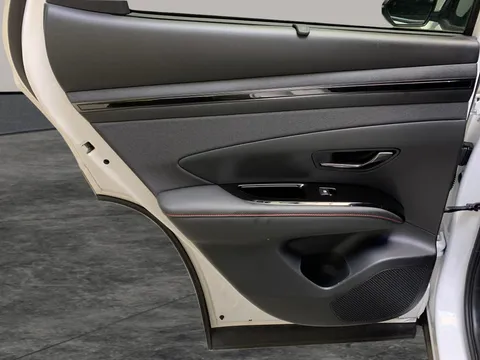 Thumbnail image for the Hyundai Santa Fe 1.6 h T-GDi Premium