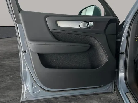 Thumbnail image for the Volvo XC40 1.5h T4 Recharge 10.7kWh Core   Plug-in