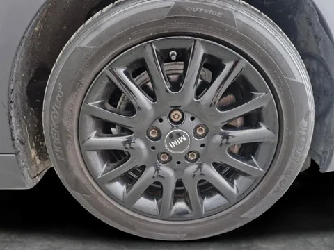 Thumbnail image for the Mini Hatch 1.5 Cooper