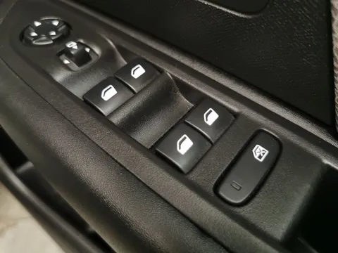 Thumbnail image for the Citroën C4 X 1.2 PureTech Shine Fastback  EAT8