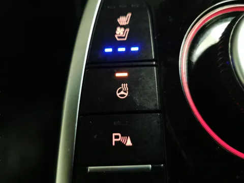 Thumbnail image for the Kia Niro 64kWh 4+