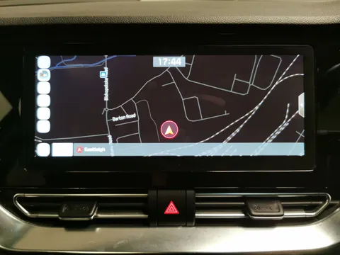 Thumbnail image for the Kia Niro 64kWh 4+