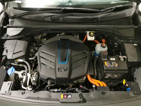 Thumbnail image for the Kia Niro 64kWh 4+