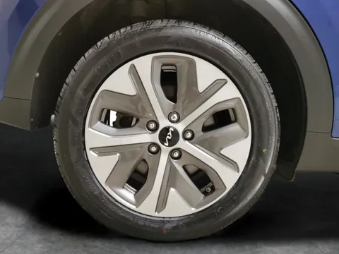 Thumbnail image for the Kia Niro 64kWh 2