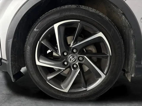Thumbnail image for the Toyota C-HR 1.8 VVT-h Dynamic    CVT