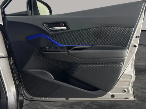 Thumbnail image for the Toyota C-HR 1.8 VVT-h Dynamic    CVT