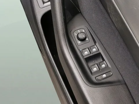 Thumbnail image for the Volkswagen Passat 2.0 TDI SE Business