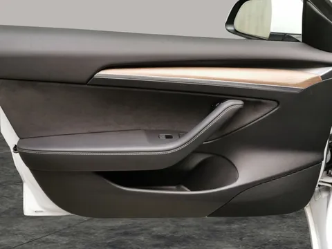 Thumbnail image for the Tesla Model 3 Standard Range Plus   RWD