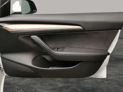 Thumbnail image for the Tesla Model 3 Standard Range Plus   RWD