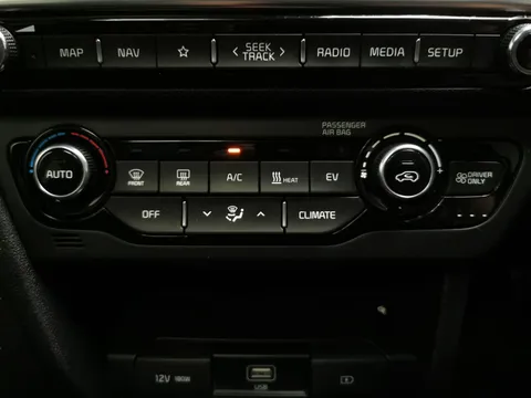Thumbnail image for the Kia Niro 64kWh 4+