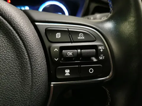 Thumbnail image for the Kia Niro 64kWh 4+