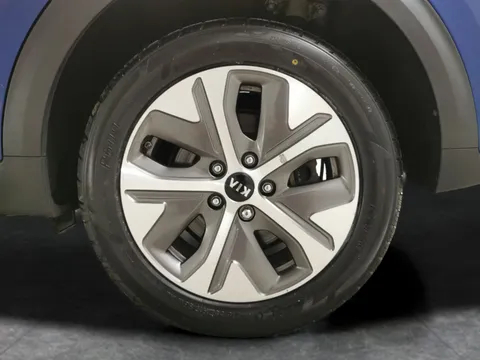 Thumbnail image for the Kia Niro 64kWh 4+