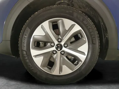 Thumbnail image for the Kia Niro 64kWh 4+