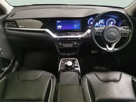 Thumbnail image for the Kia Niro 64kWh 4+